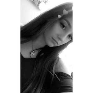 Meet your Posher, Casey